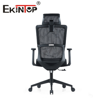 Giro revolvendo traseiro alto da cadeira do escritório ergonômico para o apartamento da casa