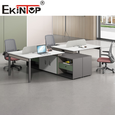 Separação Demountable da estação de trabalho do escritório dos compartimentos que escreve a tabela do computador para a pessoa 2-8