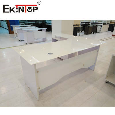 Vidro temperado em forma de L branco Escritório de computador Mobiliário de escritório Mesa de trabalho