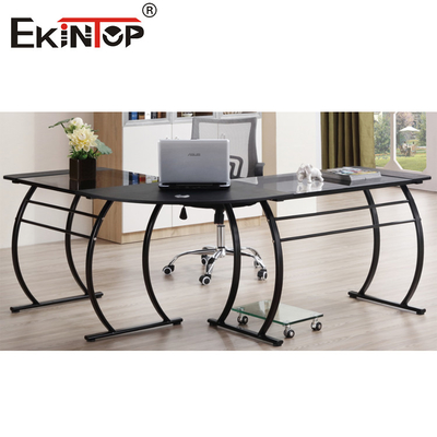 Mesa de escritório em forma de vidro com pernas de metal