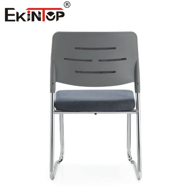 Cadeira de plástico para a sala de treino de costas com almofada de assento de esponja estilo moderno