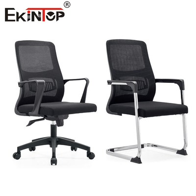 Cadeira de escritório ergonômica com tecido de malha e apoios de braço estilo moderno