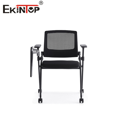 Cadeira de treino personalizável com quadro de escrita e material de malha
