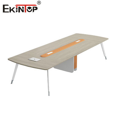 Tabela de conferências de estilo moderno com pernas de metal