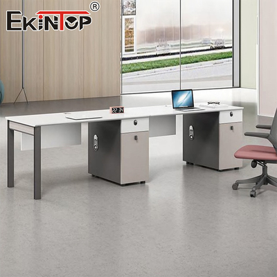 Estação de trabalho de escritório modular de estilo contemporâneo de vários assentos com telas de privacidade