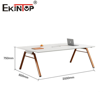 Mesa de conferência de estilo minimalista moderno com pernas de metal e mesa de madeira
