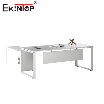 Escritório executivo com pernas de metal Móveis de estilo minimalista