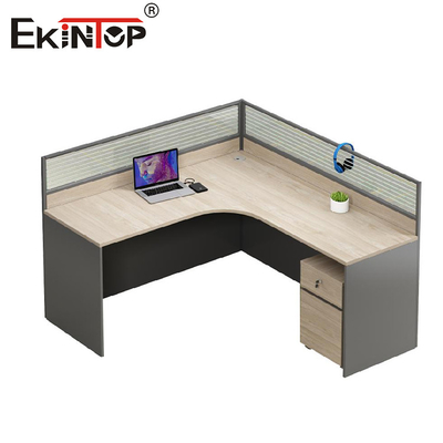 Mobiliário de escritório moderno de madeira maciça Mesa de escritório em forma de L Mesa de escritório pequena
