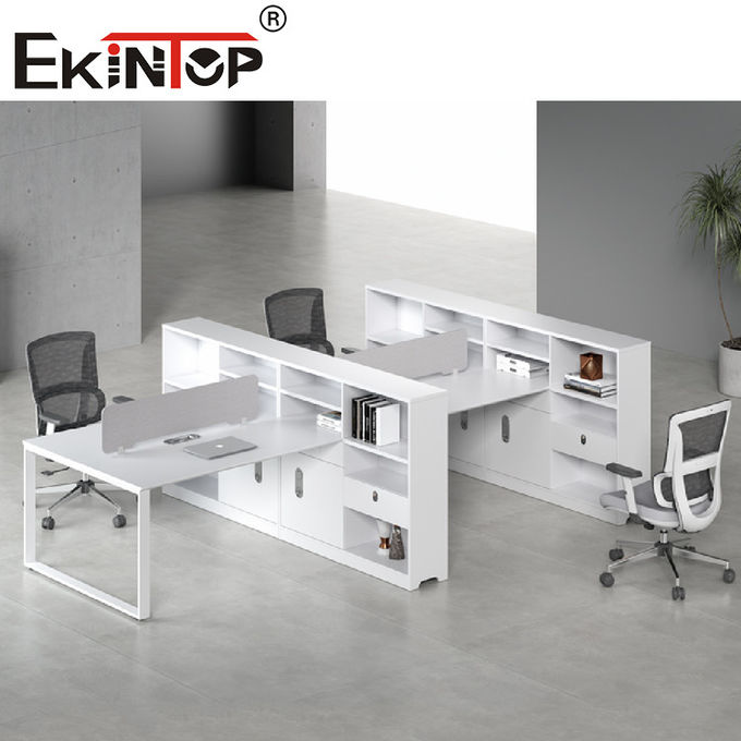 mesa da estação de trabalho do computador